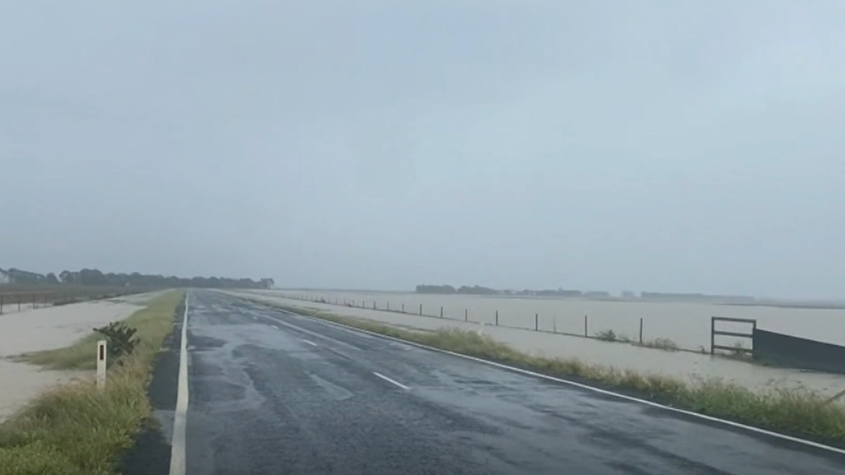 Queensland weather: Tourists cut off as parts of Queensland pummelled ...