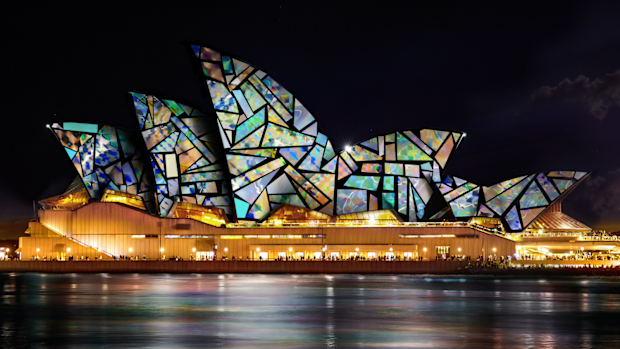 Lighting of the Sails: Kiss of Light 