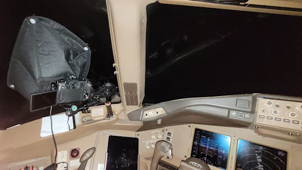 Ralf Rohner's photo shows how he installed his camera inside the cockpit of his Boeing 777-300ER.