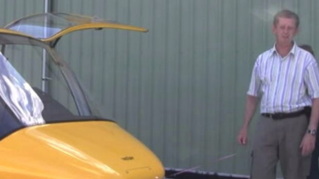 Air safety experts are continuing investigations into how a routine flying lesson turned to tragedy, leaving one man dead and another critically injured after a gyrocopter crashed in NSW.Seasoned flyer Phil Wright, 70, yesterday took student pilot Tom Zwanink for a flight in his gyrocopter.