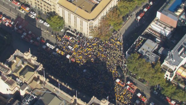A mass rally of farmers and firefighters brought Melbourne's CBD to a standstill.