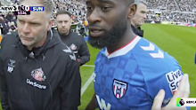 Lutsharel Geertruida talks to the referee.
