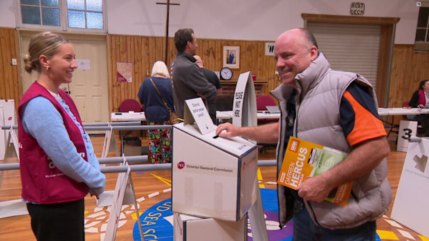 One Nation candidate Darren Hercus casts his vote in Nepean yesterday.