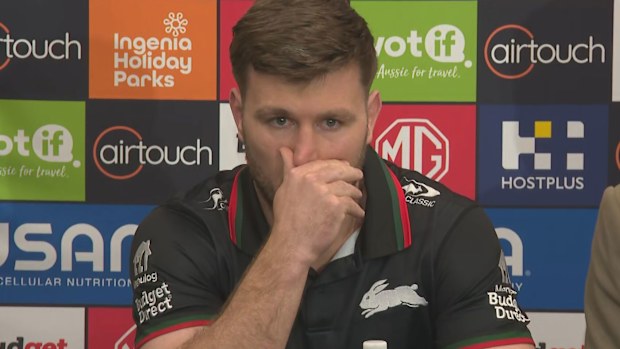 Jair Arrow of the Rabbitohs retires.