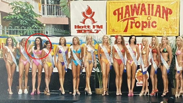 Merrin Schnabel (circled) appears in a bikini contest in the early 2000s.