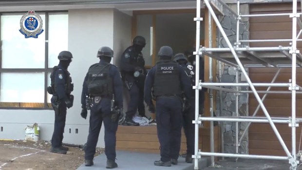 Sydney News: Nine people linked to outlaw motorcycle gangs arrested for ...