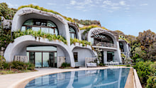 <p>L﻿uxico looks after the 1 per cent - what they call "ultra-high-net-worth travellers", for whom they say "personalisation and privacy are paramount".</p><p>Pictured: Domic, Noosa﻿</p>