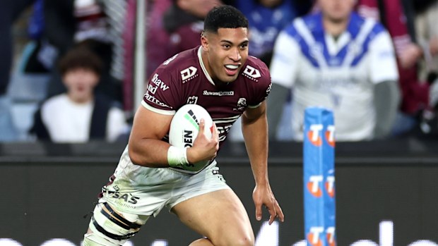 Tolutau Koula scores a try during the NRL elimination final match between Canterbury Bulldogs and Manly Sea Eagles at Accor Stadium on September 15, 2024 in Sydney, Australia. 