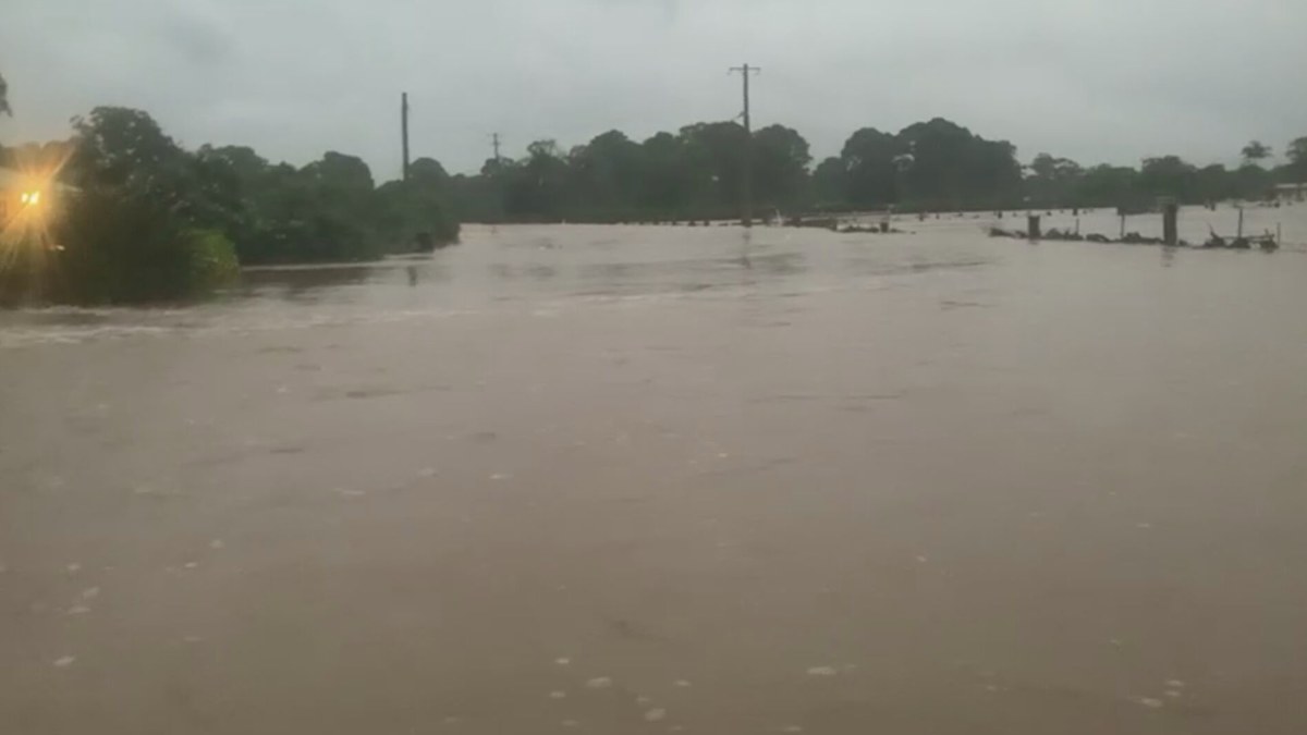 North Queensland weather: More flooding as potential cyclone builds off ...