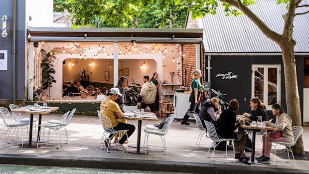 Quick Brown Fox offers alfresco dining in the heart of Sydney. 