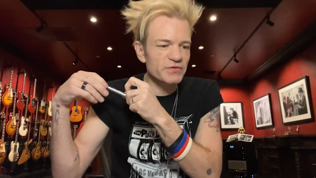Sum 41 deryck whibley