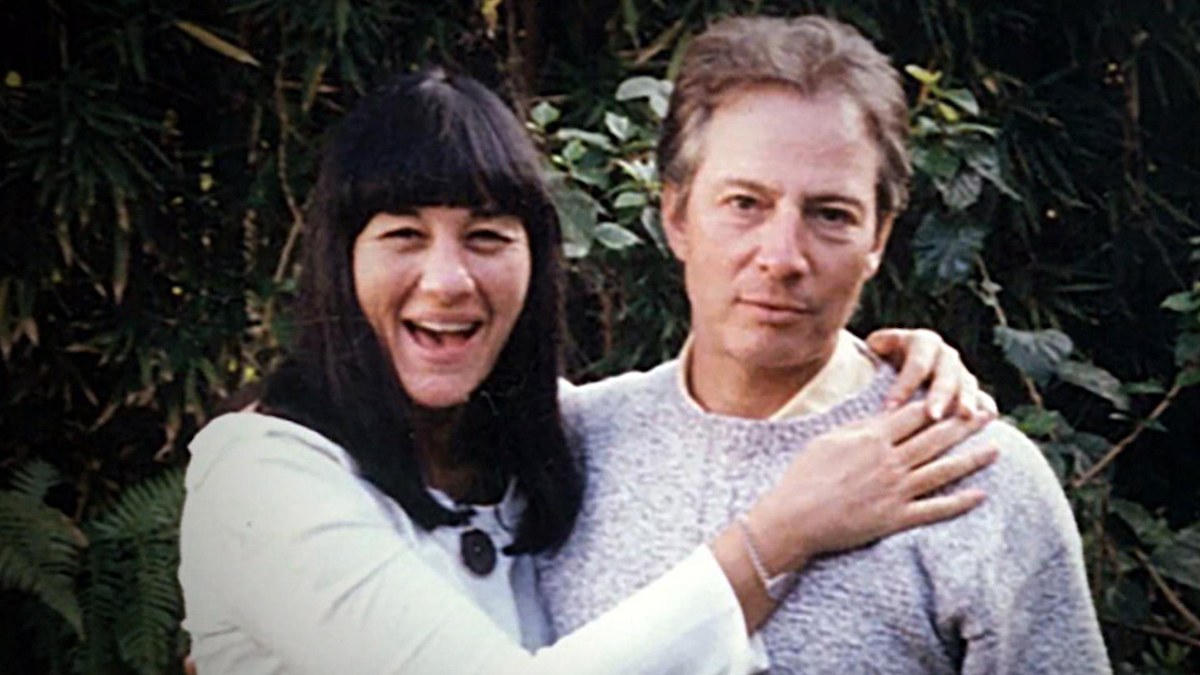 Robert Durst: Cryptic note key in eccentric millionaire's murder trial ...