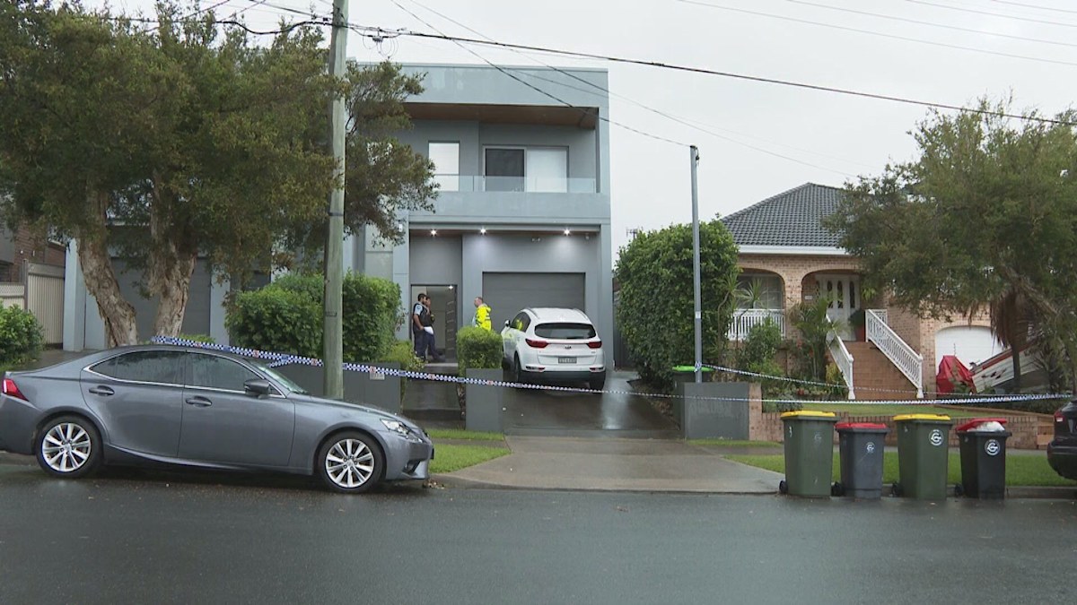 Roselands: Police hunt three men after home invasion in Sydney's south ...