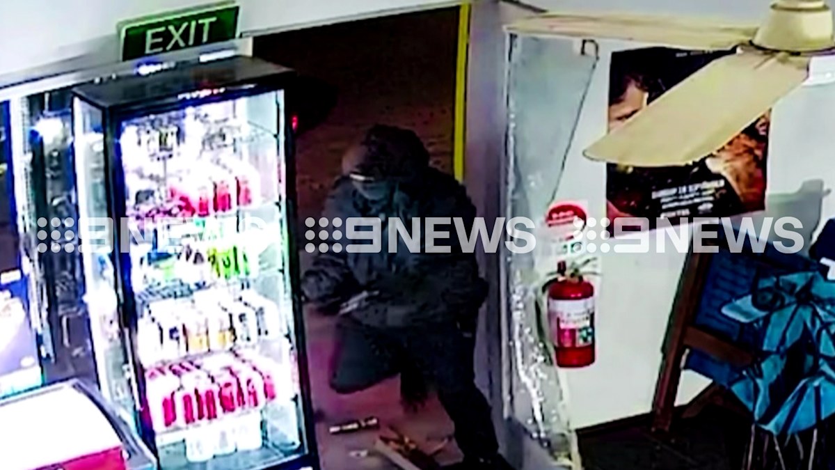 Sydney news: Masked men caught on CCTV stealing ATM machine from ...