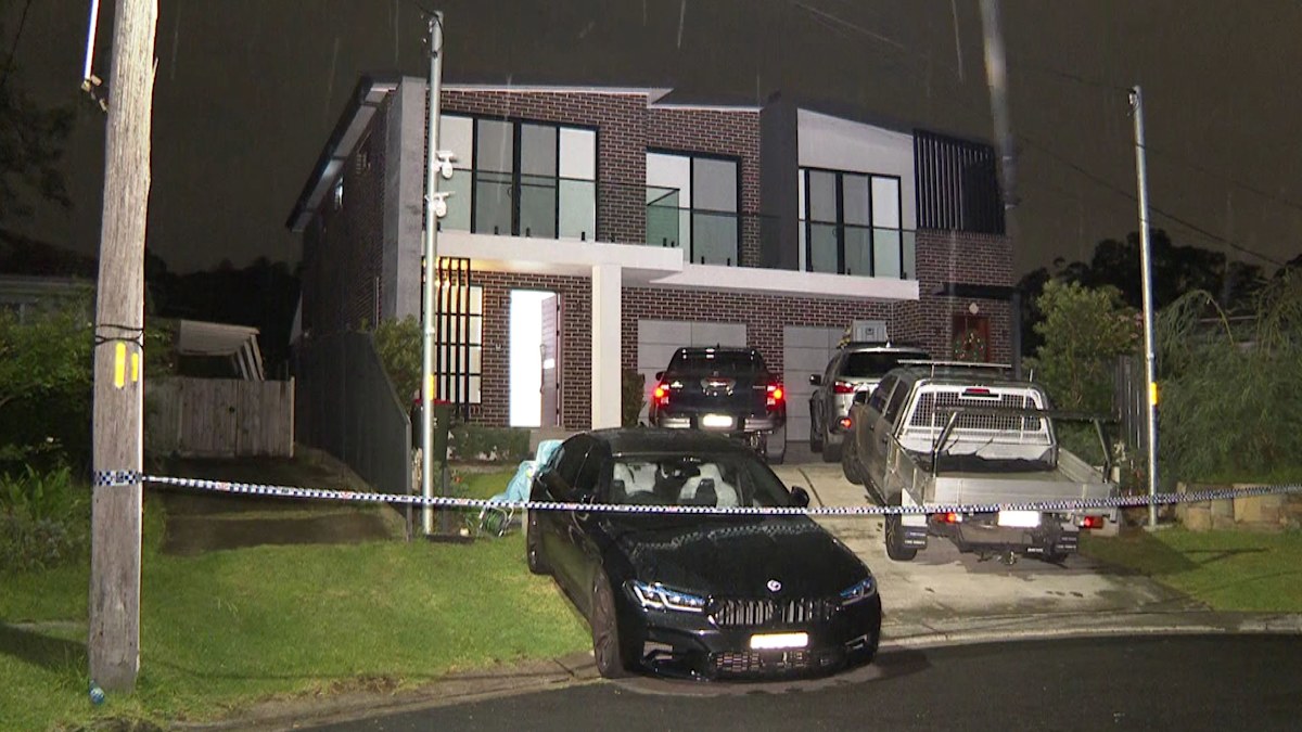 Sydney news: Manhunt under way after armed kidnapping in Sydney | Nine ...