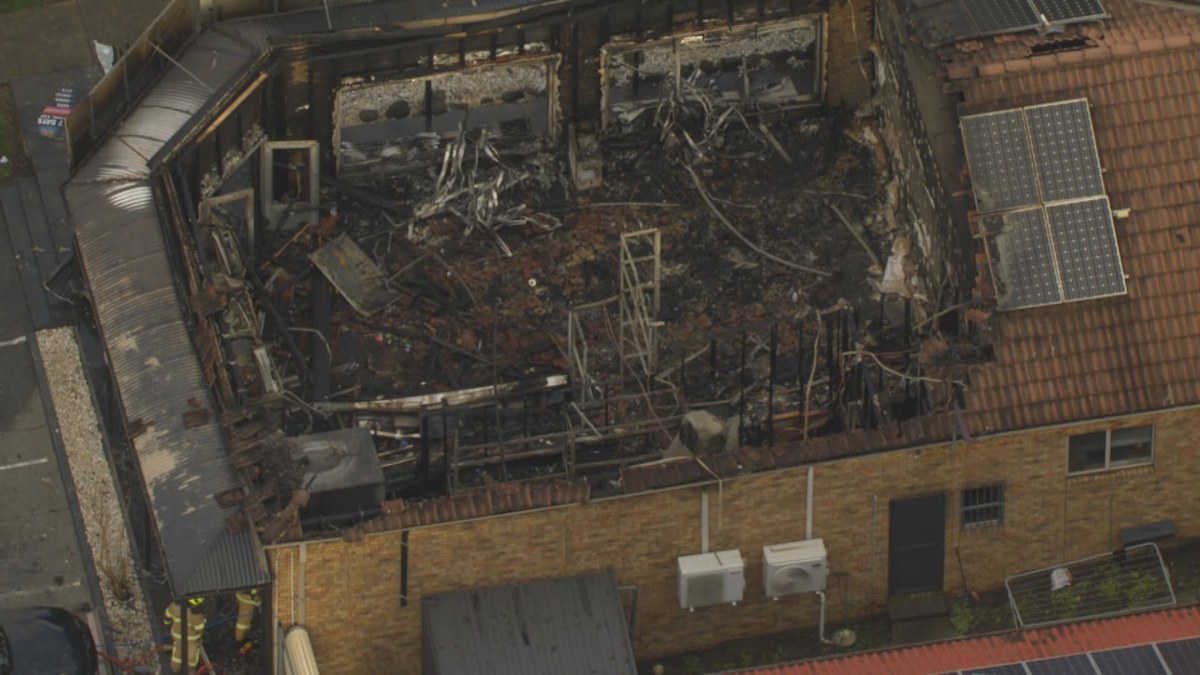 Melbourne news: Firefighters dodge fireworks as another Melbourne tobacco  store set alight