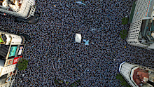 <p>The Argentinian players are expected back in Buenos Aires on the 21st, but the party hasn't stopped for the fans.</p><p>This incredible overhead footage in Buenos Aires captures the sheer number of fans that packed the streets after the penalty shootout win.﻿</p>