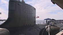 An American nuclear-powered submarine has docked off the Western Australian coast in the first of two planned visits this year.