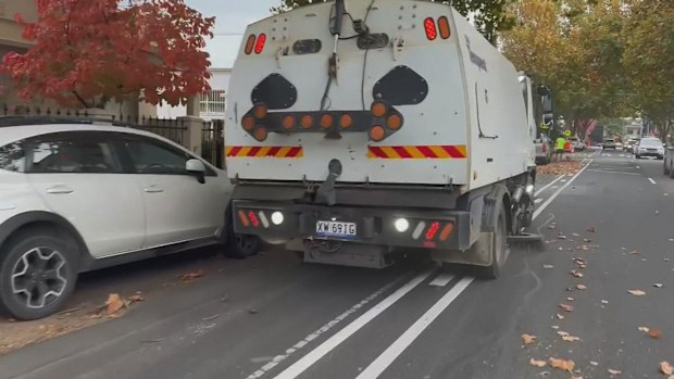 Ratepayers in the City of Yarra say they've been "caught in the middle" of a funding stoush between the council and the state government over who should maintain roads in the area.