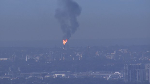 Fire in Sydney: huge flames at industrial site in Botany triggers ...