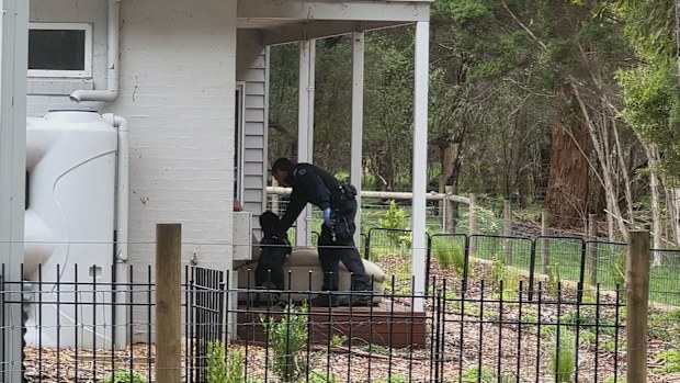 Erin Patterson, the woman at the centre of a mushroom lunch that resulted in the deaths of three people, has been arrested in Victoria's south-east. The 49-year-old has spent hours being questioned by homicide detectives after police drove her from her Leongatha home in the state's Gippsland region to Wonthaggi police station. A search warrant was executed at Patterson's Gibson Street address today with the help of technology detector dogs from the Australian Federal Police (AFP).
