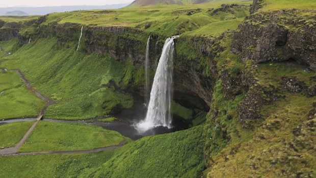 In the UNESCO World Heritage Site of Thingvellir in Iceland, there's a crack between two tectonic plates, filled with crystal clear glacial meltwater.