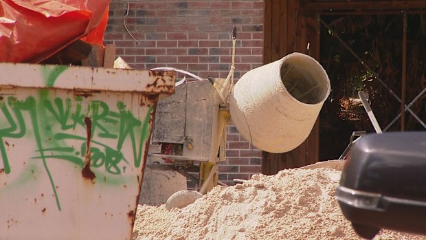In an effort to safeguard homeowners from unscrupulous builders, the South Australian government is reviewing tougher regulations.