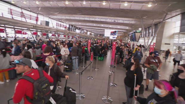 Long lines at Sydney Airport Monday 15 August