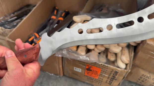 machetes