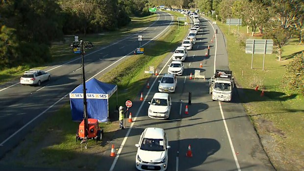 Coolangatta traffic Queensland border
