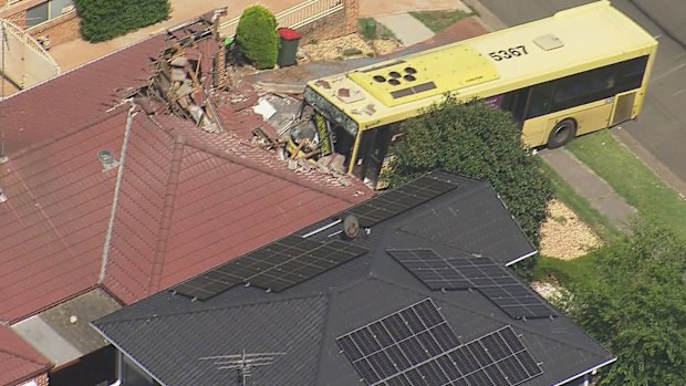 Bus Crash Bonnyrigg Heights