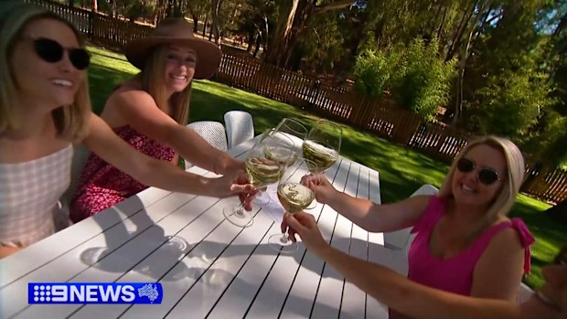 South Australian winemakers are toasting new opportunities after China lifted its tariff on Australian wine.
