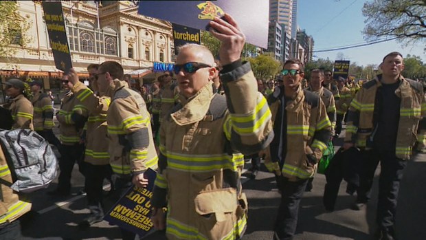 Firefighters have marched through Melbourne's CBD after wage disputes between the  government and the United Firefighters Union (UFU) fell apart.