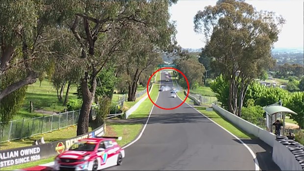 The moment Jordan Cox and James Moffat made wheel-to-wheel contact.