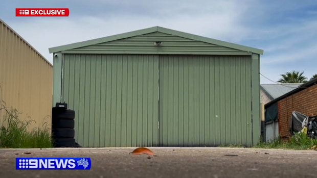 South Australian police have raided a suburban street in Adelaide's north, uncovering a safe house belonging to a major tobacco syndicate.