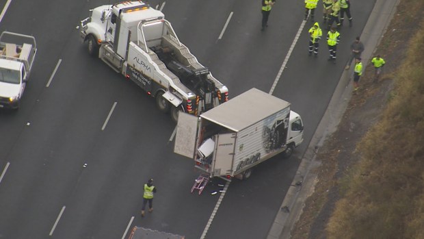 Truck crash M7 Prestons