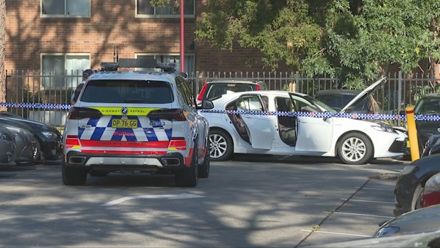 Manhunt after Sydney man kidnapped, stabbed, left tied up in car | Nine ...