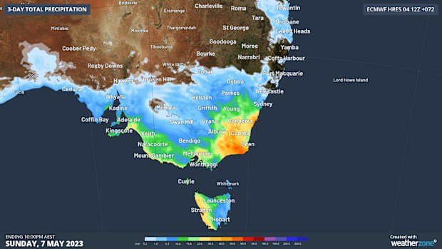 A cold front is sweeping the south-eastern corner of the country, with Melbourne expected to have its coldest May weekend in 23 years.
