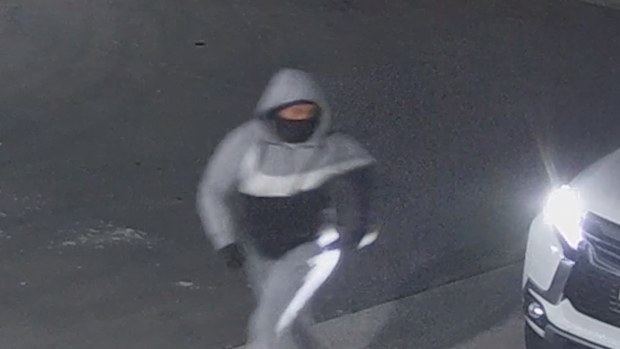 Police are searching for a group of men who allegedly kidnapped another man at a petrol station in Vineyard.