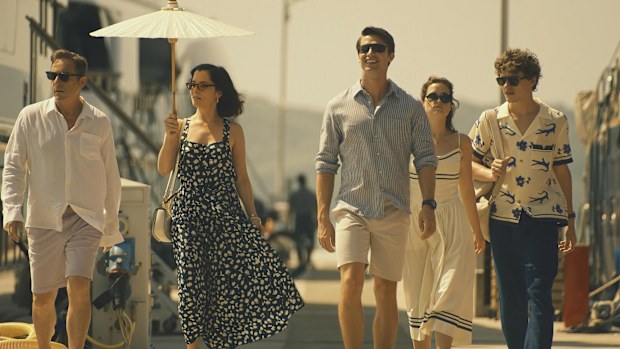 Jason Isaacs, Parker Posy, Patrick Schwarzenegger, Sarah Catherine Hook and Sam Nivola in The White Lotus season 3