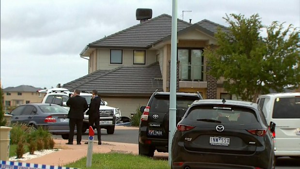News Melbourne: Gunman at large after Melbourne man shot in the face ...