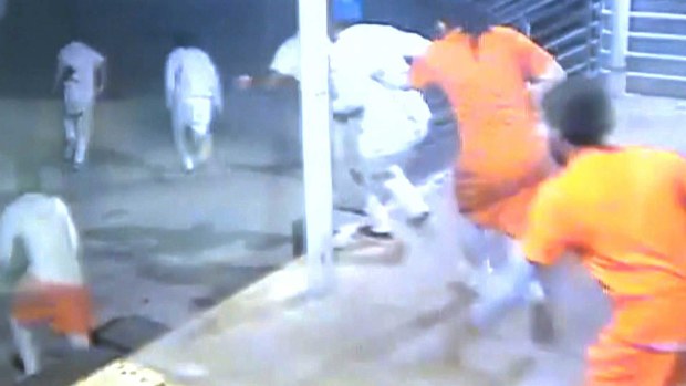 Inmates escaped from a New Orleans jail around 1am.