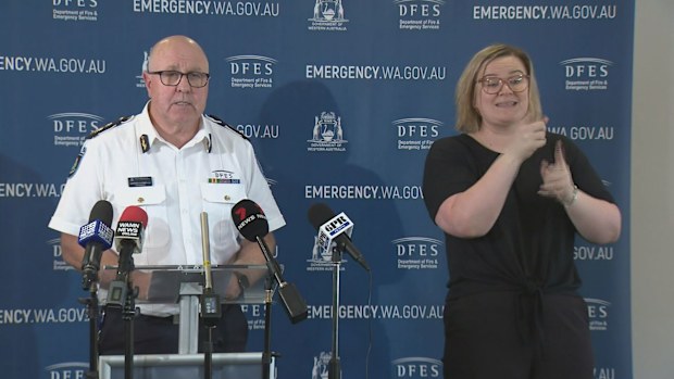 WA Department of Fire and Emergency Services (DFES) Commissioner Darren Klemm said the Aubin Grove fire was quickly brought under control with the assistance of firefighters on the ground and firefighting helicopters.