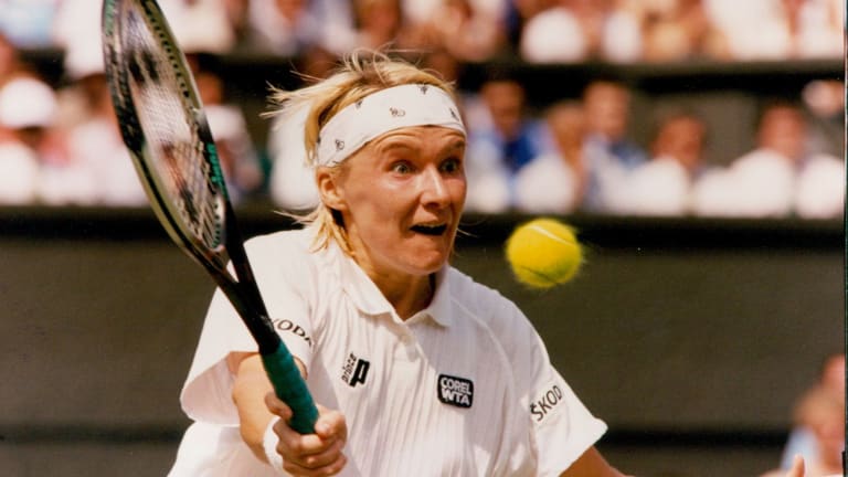 Wimbledon champion Jana Novotna dies after battle with cancer