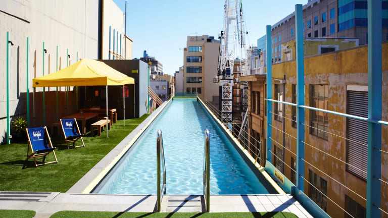 Length Of Melbournes Famed Highrise Glassbottomed Pool To Take A Dive