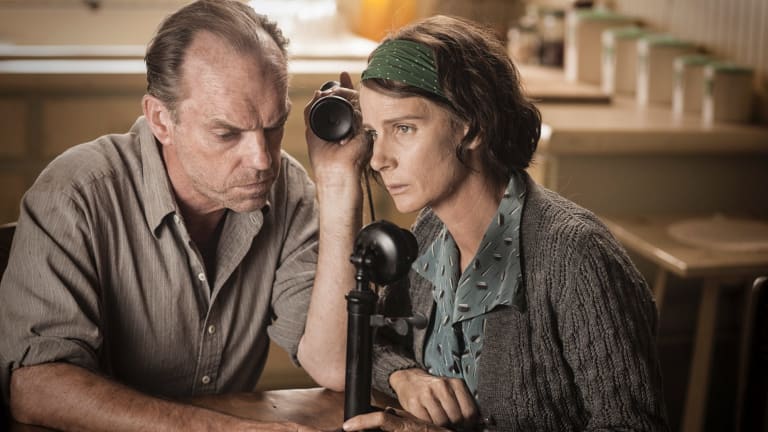 Films Et Séries Tv Avec Rachel Griffiths Hacksaw Ridge review: Mel Gibson lacks sophistication for WWII moral