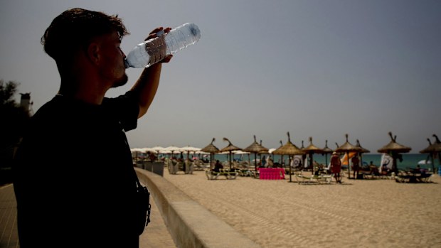 Using a glass or stainless steel containers is a safer way to consume water, experts say.