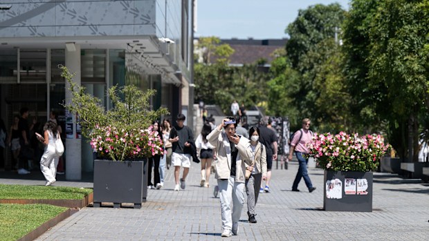 General scenes of students on Sydney University campus.