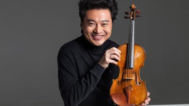 violinist lu mso chinese meets joins concert east west its credit