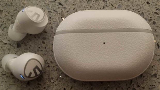 9PR: SoundPATS Free2 Classic Bluetooth Wireless Earbuds, White
